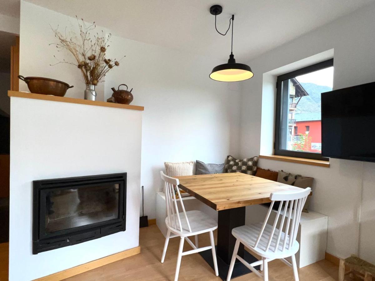 Apartament La Gisca - L'Amfitriona Valencia D'Aneu المظهر الخارجي الصورة
